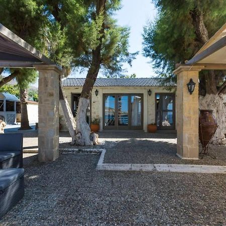 Villa Proto Helidoni - A Cozy Beachfront Villa Petres  Exterior foto