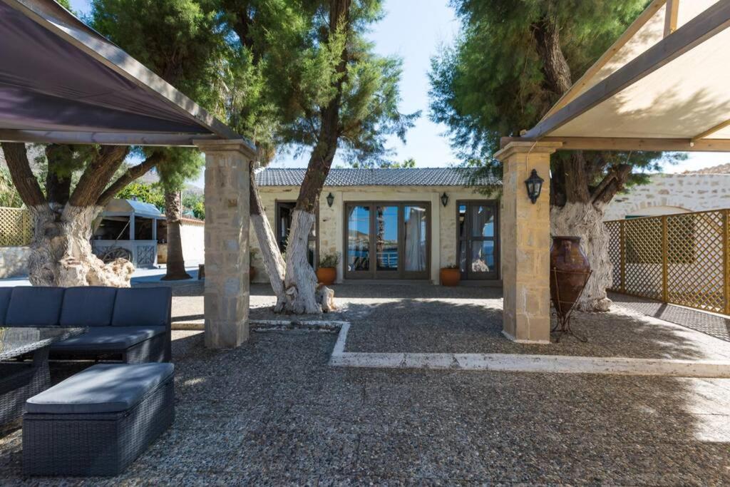 Villa Proto Helidoni - A Cozy Beachfront Villa Petres  Exterior foto