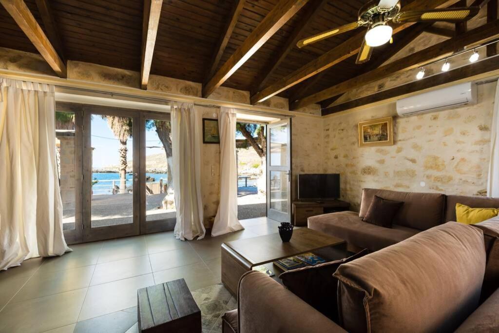 Villa Proto Helidoni - A Cozy Beachfront Villa Petres  Exterior foto