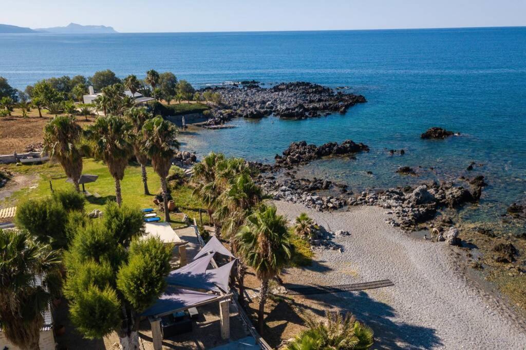 Villa Proto Helidoni - A Cozy Beachfront Villa Petres  Exterior foto