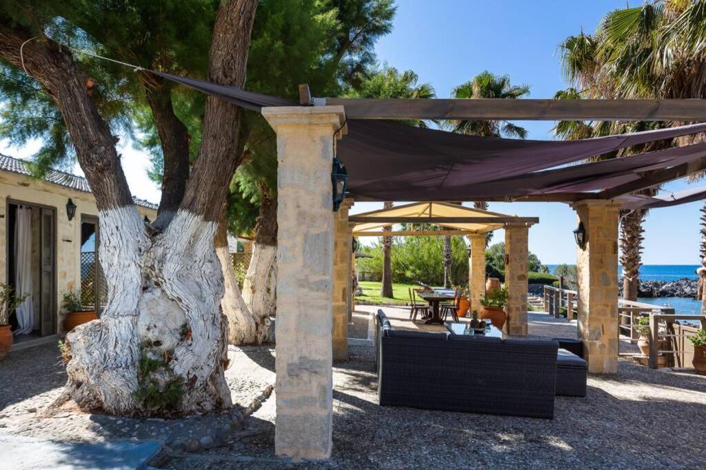 Villa Proto Helidoni - A Cozy Beachfront Villa Petres  Exterior foto
